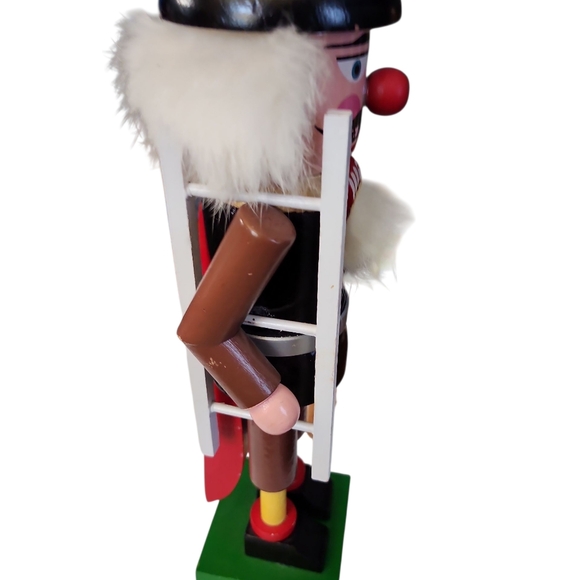 Two Vintage Nutcrackers, Pirate And Chimney Sweep - Picture 10 of 12